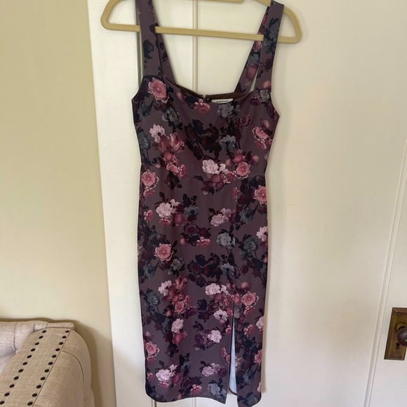 Babaton 90’s Slit Floral Dress - Picture 2 of 5